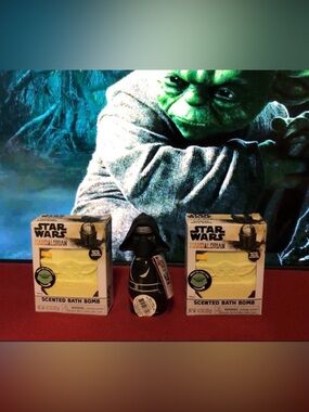 Disney STAR WARS 3-Pc Bath Lot Mandalorian Grogu Bath Bombs; Kylo Ren Body Wash